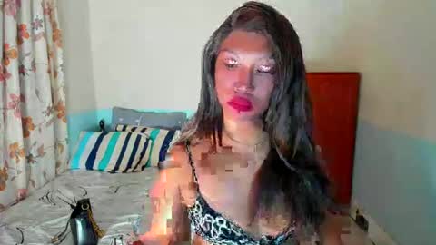 OLIVIA online show from 02-10-25, 01:01