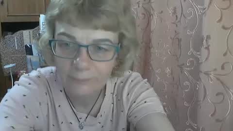 Olivia Mia online show from 03-11-26, 05:52