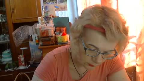 Olivia Mia online show from 06-14-26, 01:57