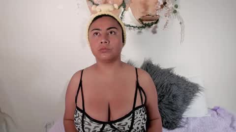 Olivia  happyness  online show from 12-13-24, 11:02