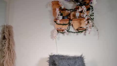 Olivia  happyness  online show from 01-19-25, 09:02