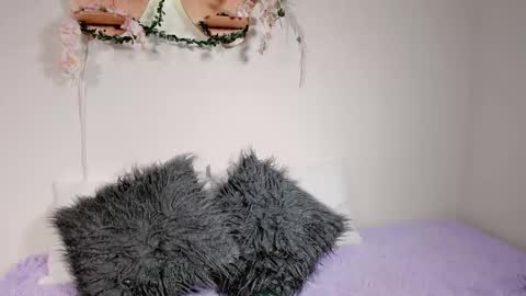 Olivia  happyness  online show from 01-21-25, 03:21