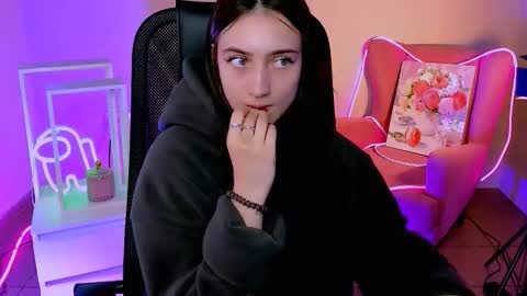 Snapshot of olivia_norton_ chatting on 09-30-25, 12:32 olivia_norton_ online show from 09-30-25, 12:32