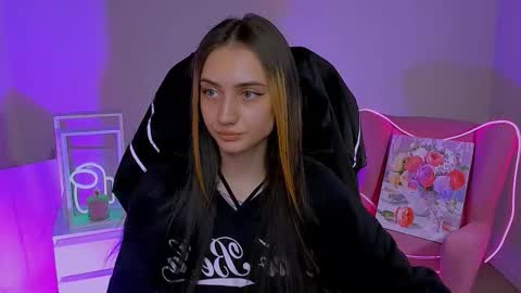 Snapshot of olivia_norton_ chatting on 10-16-25, 01:12 olivia_norton_ online show from 10-16-25, 01:12