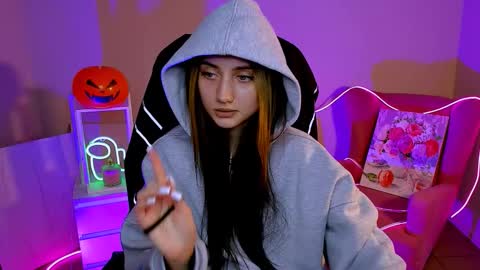 Snapshot of olivia_norton_ chatting on 10-23-25, 03:44 olivia_norton_ online show from 10-23-25, 03:44