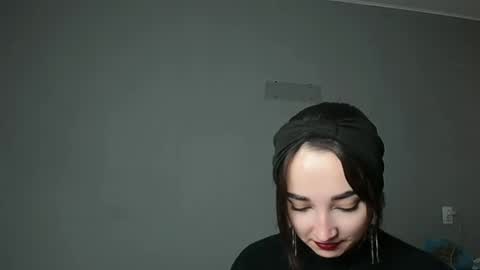 Olivia online show from 12-14-25, 01:38