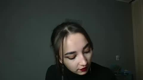 Olivia online show from 12-16-25, 01:27