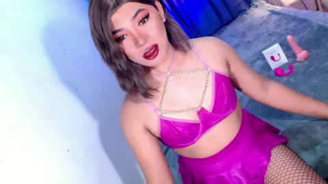 Snapshot of olivia_the_temptress27 chatting on 06-21-26, 01:41 Miss OLIVIA online show from 06-21-26, 01:41