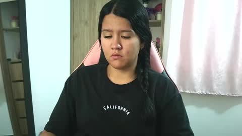 Olivia online show from 11-13-25, 02:38