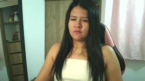 Olivia online show from 11-19-25, 01:00