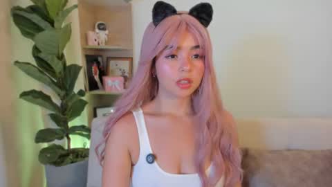 Snapshot of olivia_xd_ chatting on 06-17-26, 05:54 Olivia online show from 06-17-26, 05:54