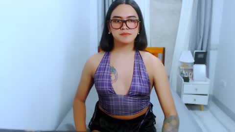 olivia_xxo online show from 07-16-26, 10:49