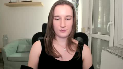 Snapshot of oliviaaa2003 chatting on 12-29-24, 11:18 Oliwiaa2004 online show from 12-29-24, 11:18