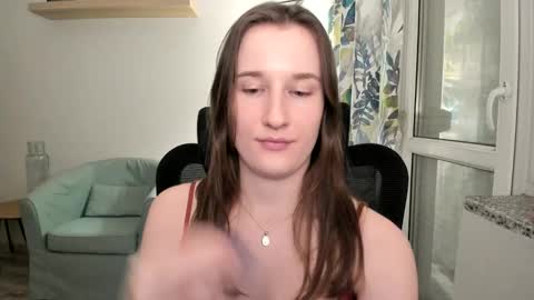 Snapshot of oliviaaa2003 chatting on 01-08-25, 10:27 Oliwiaa2004 online show from 01-08-25, 10:27