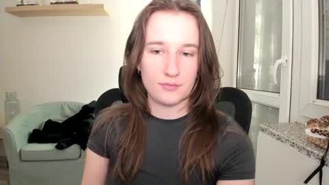 Snapshot of oliviaaa2003 chatting on 02-09-25, 10:21 Oliwiaa2004 online show from 02-09-25, 10:21