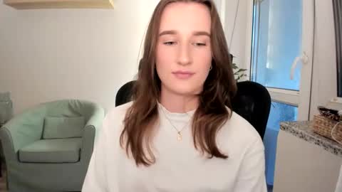 Snapshot of oliviaaa2003 chatting on 09-12-25, 04:29 Oliwiaa2004 online show from 09-12-25, 04:29