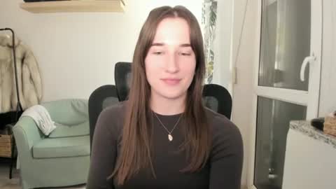 Snapshot of oliviaaa2003 chatting on 02-15-26, 04:58 Oliwiaa2004 online show from 02-15-26, 04:58