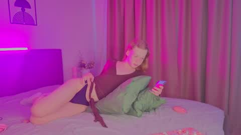 Snapshot of oliviaapink chatting on 06-02-26, 01:46 oliviaapink online show from 06-02-26, 01:46