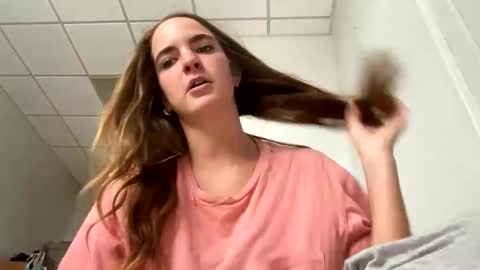 Snapshot of oliviaaraee chatting on 03-02-26, 07:10 oliviaaraee online show from 03-02-26, 07:10