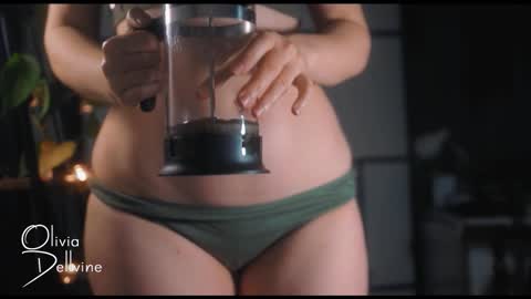 Olivia online show from 10-12-25, 01:15