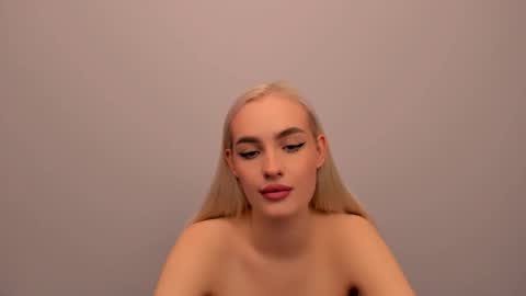 oliviaBeauty online show from 01-12-26, 07:41