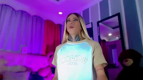 oliviahot01 online show from 05-24-26, 01:21
