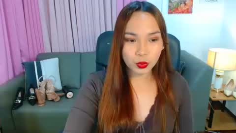 oliviahutton online show from 05-08-26, 12:49