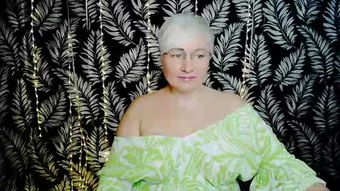 Snapshot of oliviaoskar_ chatting on 07-12-26, 10:17 Kelly online show from 07-12-26, 10:17
