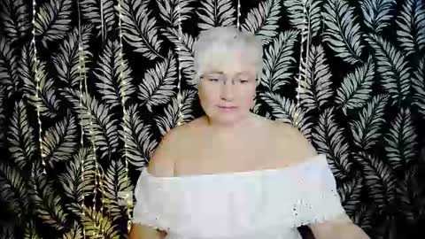 Snapshot of oliviaoskar_ chatting on 07-23-26, 10:13 Kelly online show from 07-23-26, 10:13