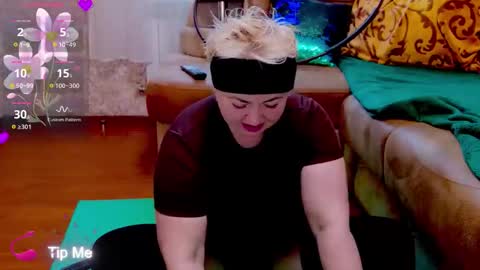 oliviaparadise online show from 03-28-26, 03:00