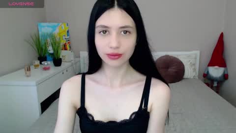 Snapshot of oliviarichi chatting on 05-18-26, 05:35 oliviarichi online show from 05-18-26, 05:35
