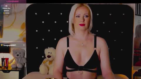 Olivia online show from 02-12-26, 10:05