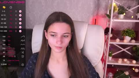 Snapshot of olivkablush chatting on 12-18-24, 10:40 Olivia online show from 12-18-24, 10:40