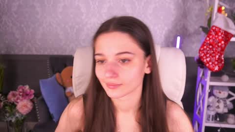 Snapshot of olivkablush chatting on 12-30-24, 10:10 Olivia online show from 12-30-24, 10:10