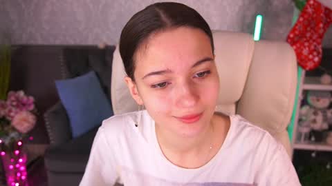 Snapshot of olivkablush chatting on 12-31-24, 07:10 Olivia online show from 12-31-24, 07:10