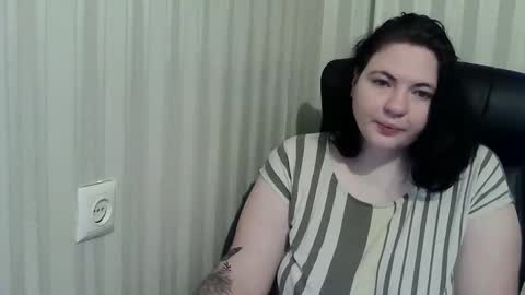 Snapshot of olyafire chatting on 11-04-25, 07:51 OlyaFire online show from 11-04-25, 07:51