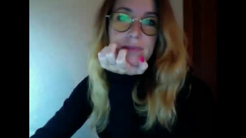 olyra11 online show from 10-09-25, 05:55