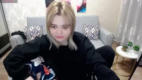 Snapshot of omg_itsperfect chatting on 10-07-25, 11:24 Fina online show from 10-07-25, 11:24