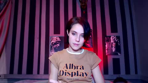 Snapshot of onaloon chatting on 11-21-25, 02:43 onaloon online show from 11-21-25, 02:43