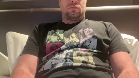 Snapshot of onceaweekview chatting on 01-08-25, 01:53 onceaweekview online show from 01-08-25, 01:53