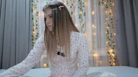 Eva online show from 01-17-26, 01:49