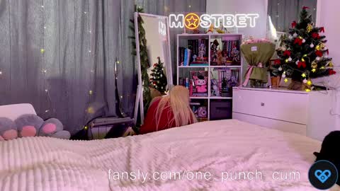 Snapshot of one_punch_cum chatting on 12-31-24, 10:04 couple Lu sexy chick in middle and Jimmyblonde our friend Brianglasses online show from 12-31-24, 10:04