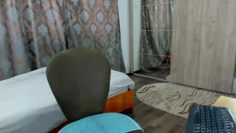 Snapshot of oneboy1x1 chatting on 07-11-26, 04:15 oneboy1x1 online show from 07-11-26, 04:15