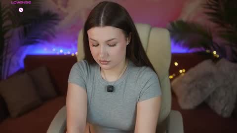 Snapshot of onelaya chatting on 05-11-26, 06:30 L A Y A online show from 05-11-26, 06:30