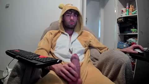 onesieboyx online show from 12-19-25, 09:49