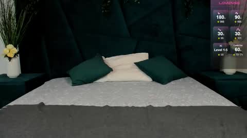 Snapshot of only_eric chatting on 11-19-25, 07:41 Erick online show from 11-19-25, 07:41