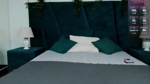 Snapshot of only_eric chatting on 11-24-25, 06:07 Erick online show from 11-24-25, 06:07