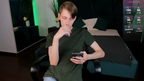 Snapshot of only_eric chatting on 11-26-25, 06:47 Erick online show from 11-26-25, 06:47