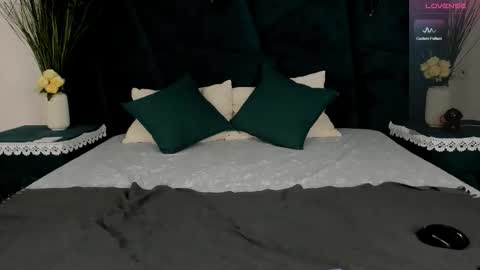 Snapshot of only_eric chatting on 12-18-25, 08:53 Erick online show from 12-18-25, 08:53