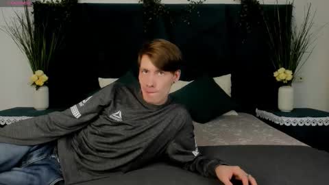 Snapshot of only_eric chatting on 12-19-25, 11:39 Erick online show from 12-19-25, 11:39